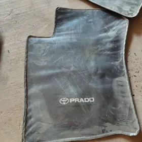 prada kowrik