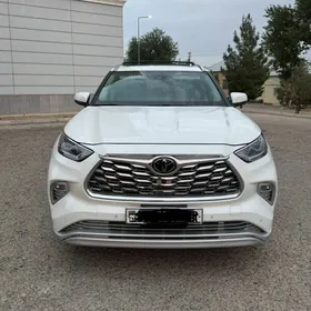 Toyota Highlander 2020