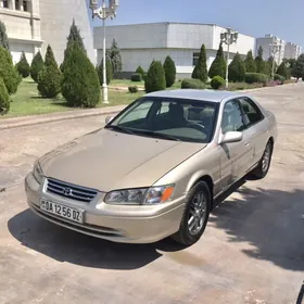 Toyota Camry 2001