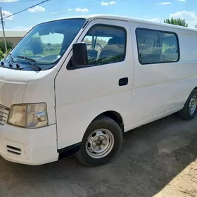 Nissan Urvan 2002