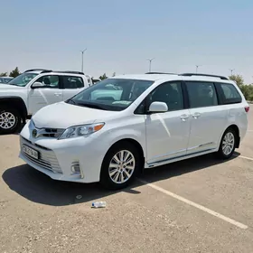 Toyota Sienna 2019