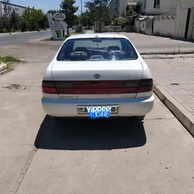 Toyota Corona 1992