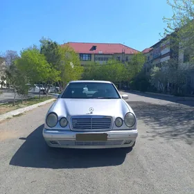 Mercedes-Benz E320 1997