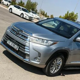 Toyota Highlander 2019