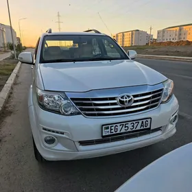 Toyota Fortuner 2014