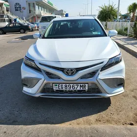 Toyota Camry 2020