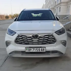 Toyota Highlander 2021