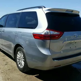 Toyota Sienna 2015