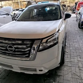 Nissan Pathfinder 2022