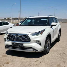 Toyota Highlander 2021