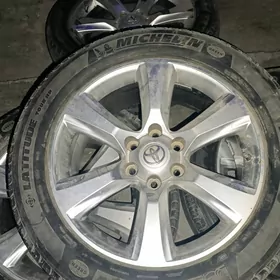 285/50R20 diska bn