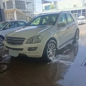Mercedes-Benz ML350 2005