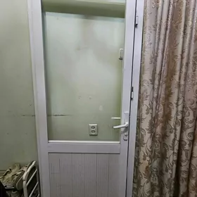 дверь