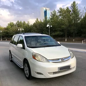 Toyota Sienna 2003