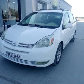 Toyota Sienna 2004