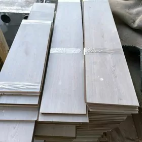 LAMINAT