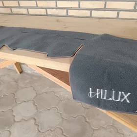 nakidka hilux