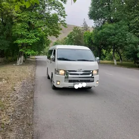 Toyota Hiace 2015