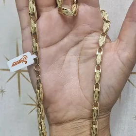 Gyzyl Bolt