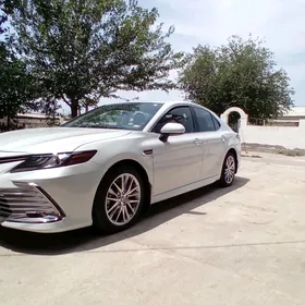 Toyota Camry 2021