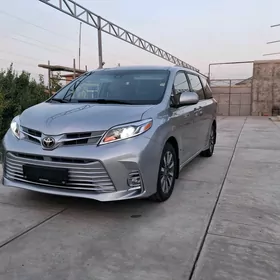 Toyota Sienna 2020