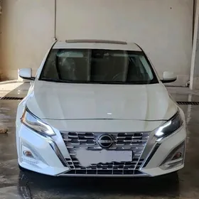 Nissan Altima 2020