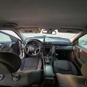 Mercedes-Benz C320 2003