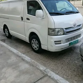 Toyota Hiace 2010