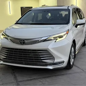 Toyota Sienna 2021
