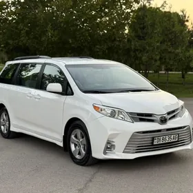Toyota Sienna 2018