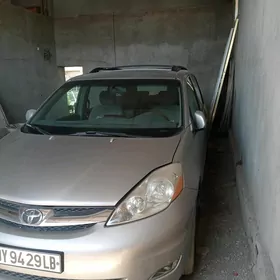 Toyota Sienna 2005