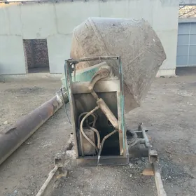 Beton meşalka