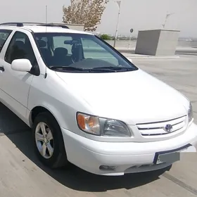 Toyota Sienna 2001