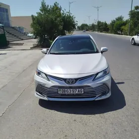 Toyota Camry 2020