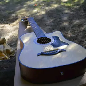 akustika gitara