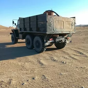 Ural 4320 1993