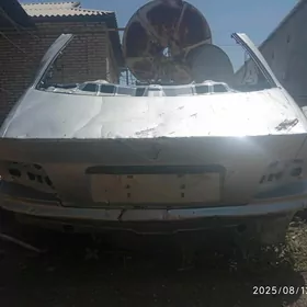 Bmw 3lik yzky krylo