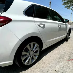 Hyundai Elantra GT 2019