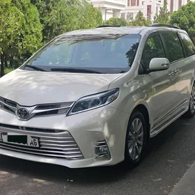 Toyota Sienna 2017