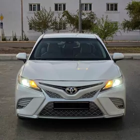 Toyota Camry 2018