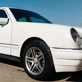 Mercedes-Benz E320 1997