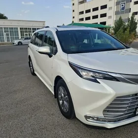 Toyota Sienna 2021