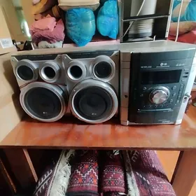 колонки с музокой