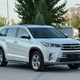 Toyota Highlander 2019