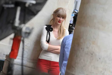 Teýlor Swift Elis Býorçiň edebi esasy boýunça film surata düşürer