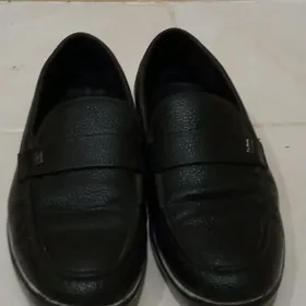 Gara mekdep balak, aýakgaplar