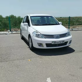 Nissan Versa 2010
