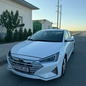 Hyundai Elantra 2020