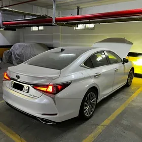Lexus ES 350 2019