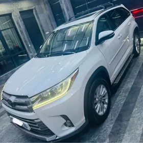 Toyota Highlander 2018